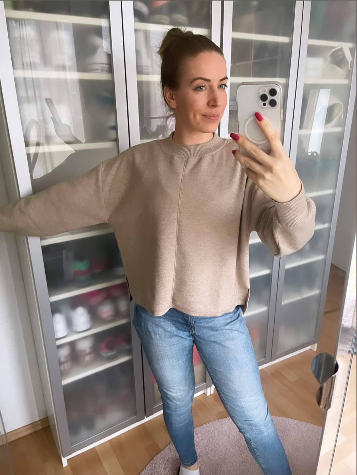 Nola Sweater von Les Lunes in Beige melange Spiegel Selfie