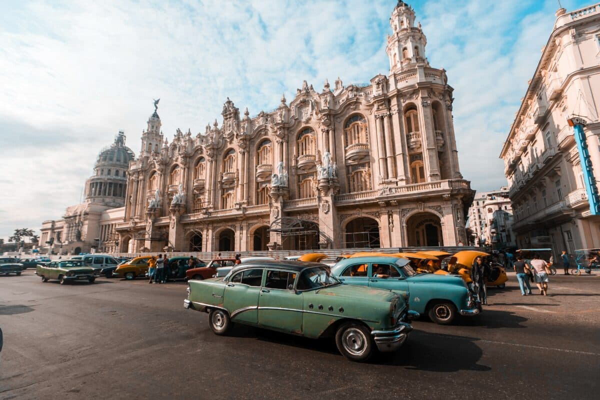 verschiedene AUTOS Oldtimer in Cuba Havana