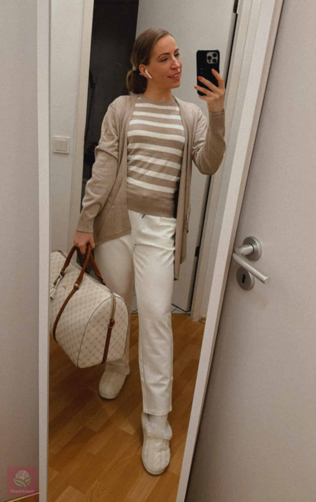 The Taara Cardigan The Liia Sweater The Amyy Pants Les Lunes Erfahrungen