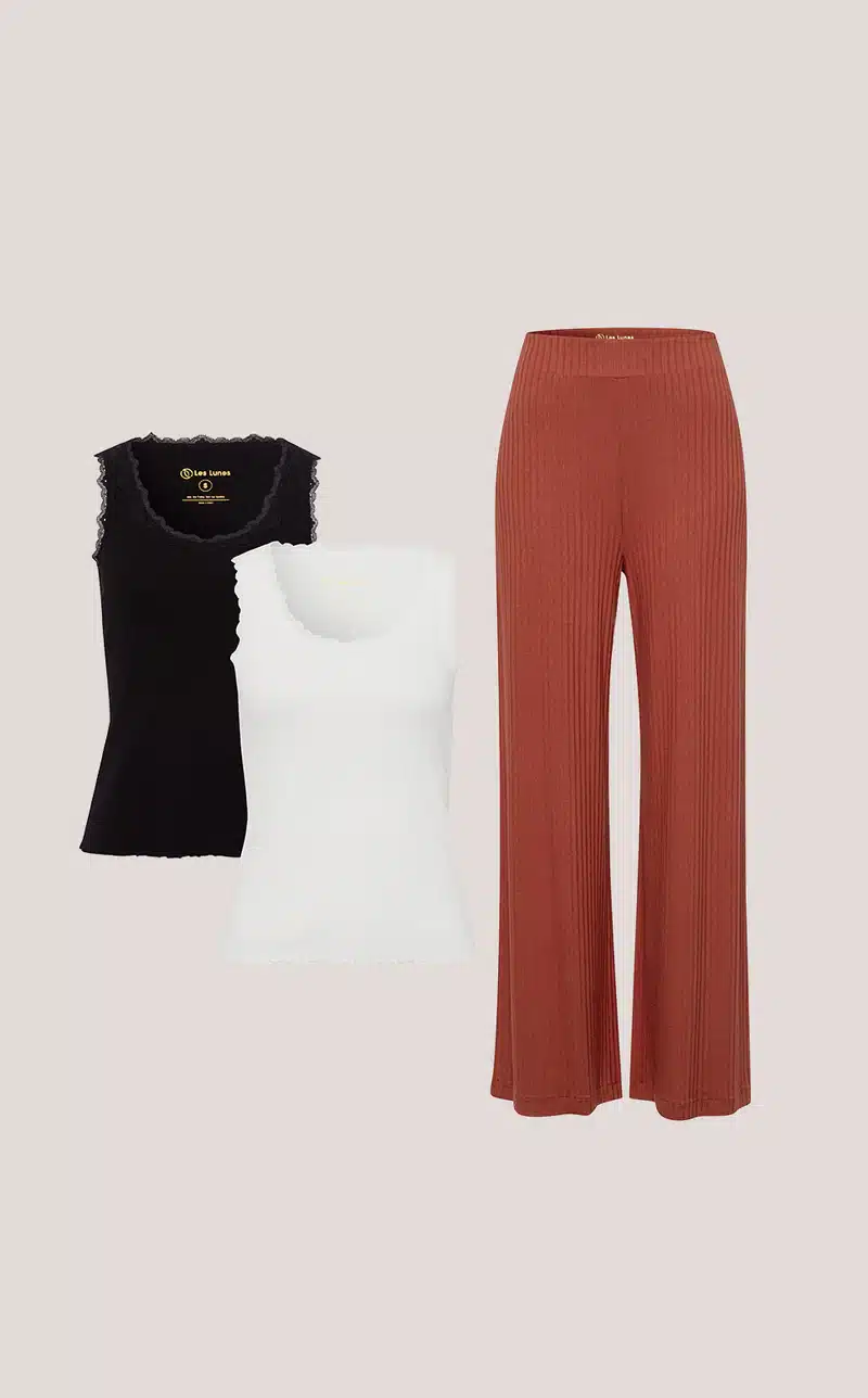Set bestehend aus der The Michelle Rib Pants und dem The Maala Top The Effortless Style Set - The Maala Top kombiniert mit der The Michelle Rib Pants. Der Sommer kann kommen!