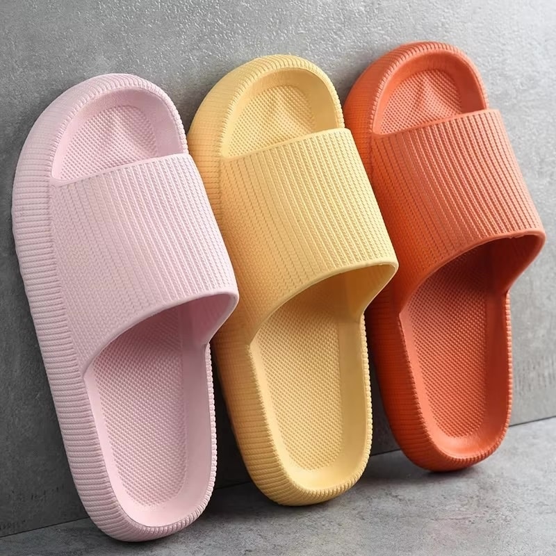 Pummys Schuhe, Pillow Slides, Cloud Slippers